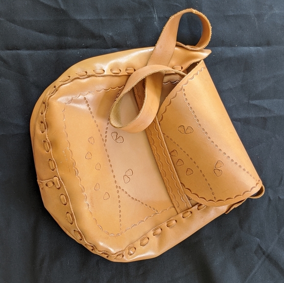 Acorn embossed leather purse - Picture 3 of 9